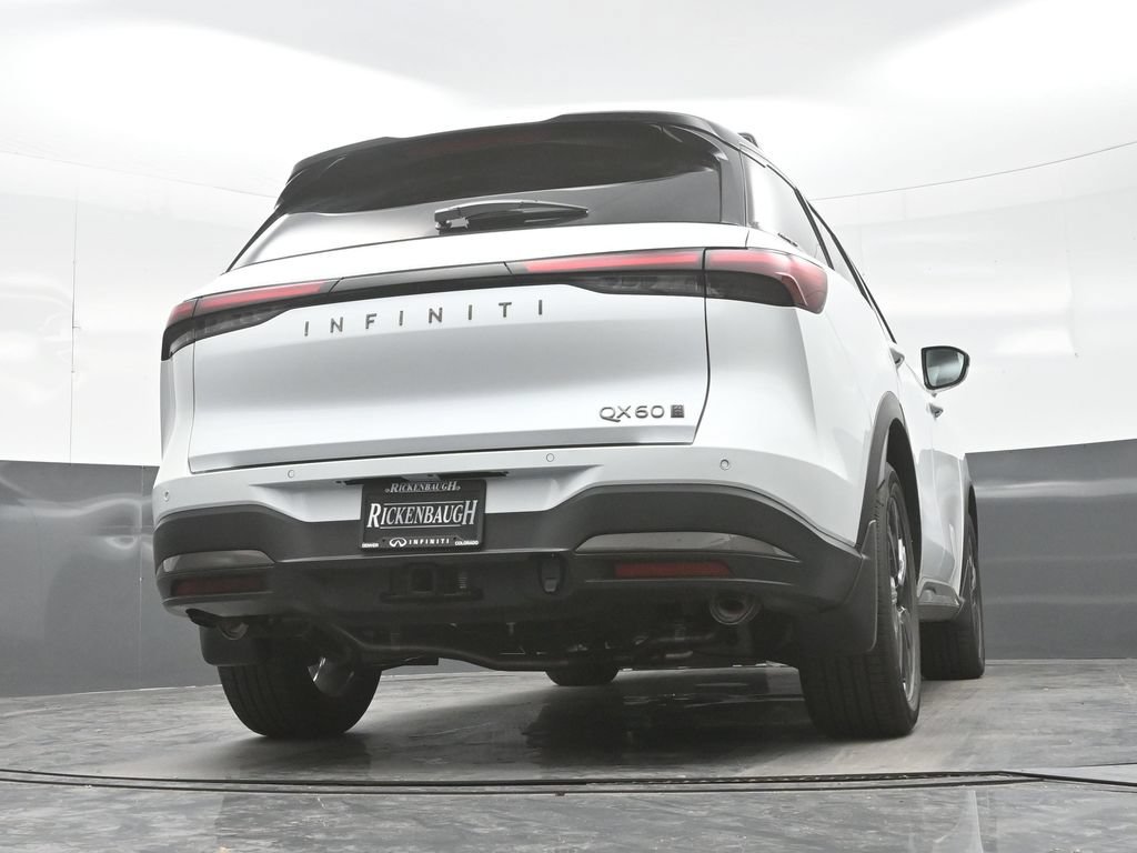 New 2027 2T RAD WHT INFINITI Autograph AWD image 37