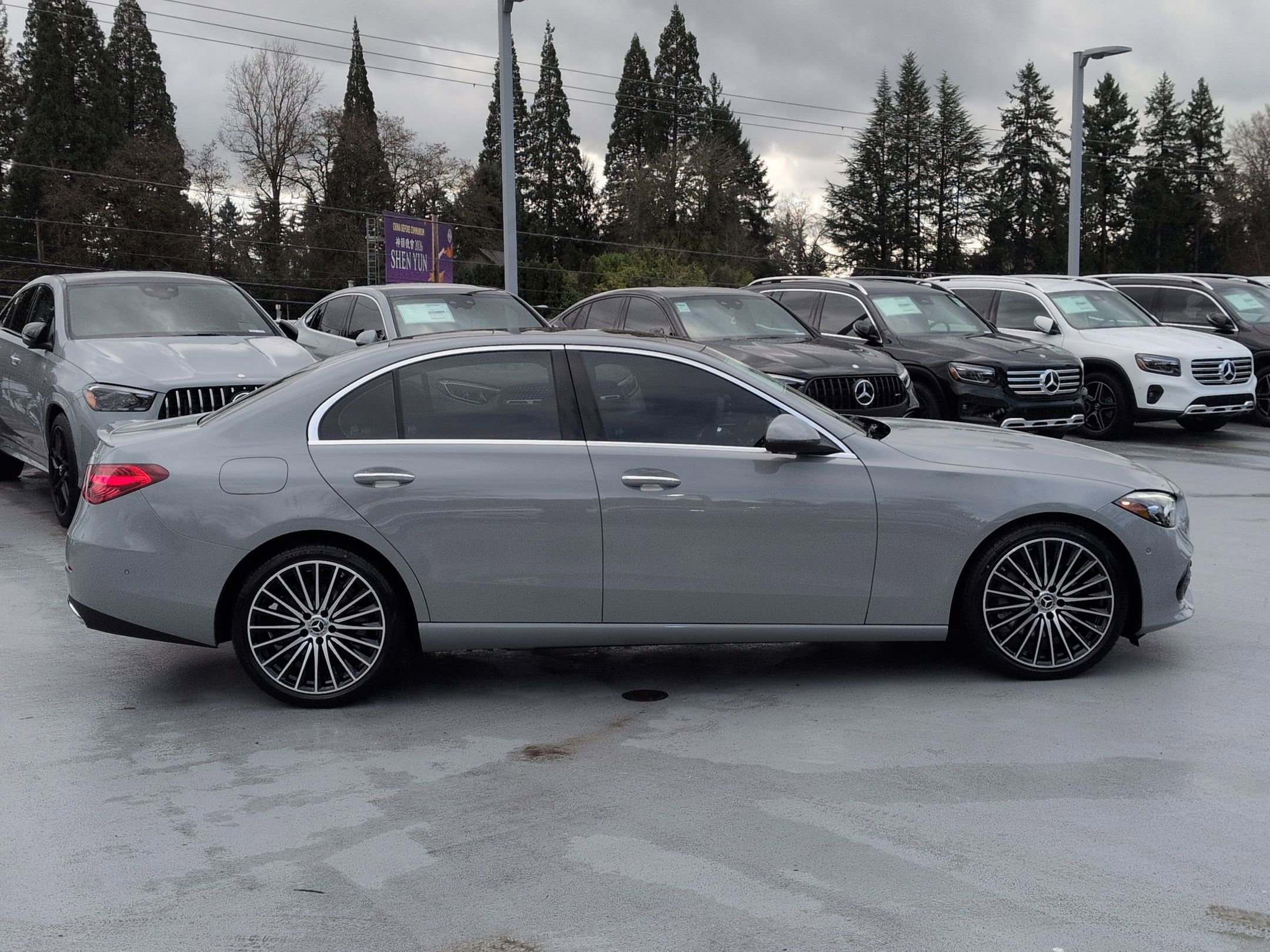 New 2026 MANUFAKTUR Alpine Grey Mercedes-Benz C 300 image 46