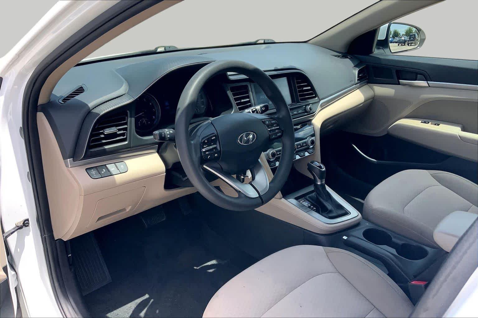 Used 2020 Quartz White Pearl Hyundai SEL image 17