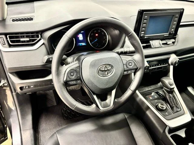 Used 2021 MAGNETIC GRAY MET. Toyota  image 15