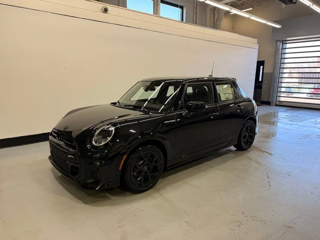 2026 MINI Hardtop Cooper S's photo