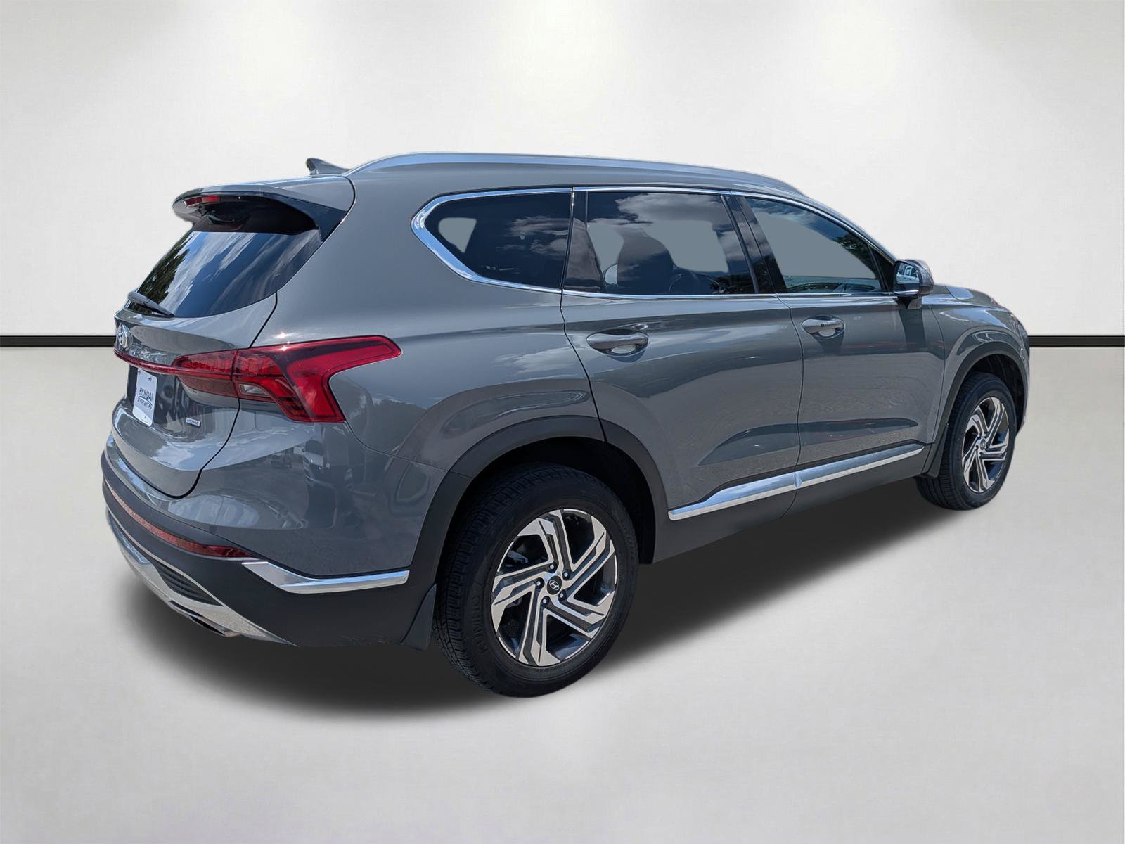 Certified Used 2022 Hampton Gray Hyundai SEL image 4