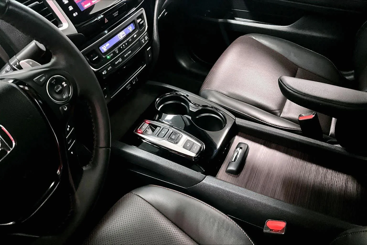 Used 2020 Crystal Black Pearl Honda Black Edition image 14