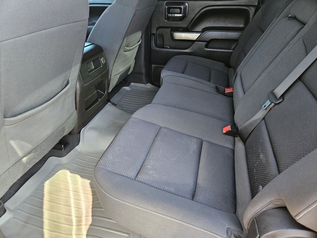 Used 2018 Silver Chevrolet LT image 28