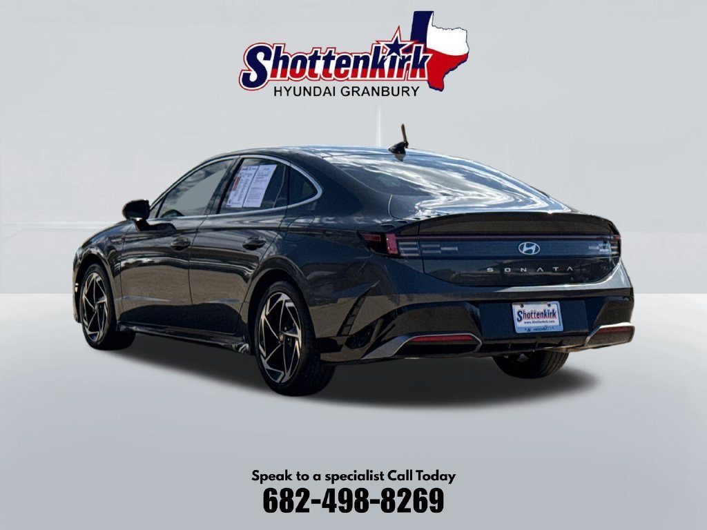 Used 2024 Gray Hyundai SEL image 8