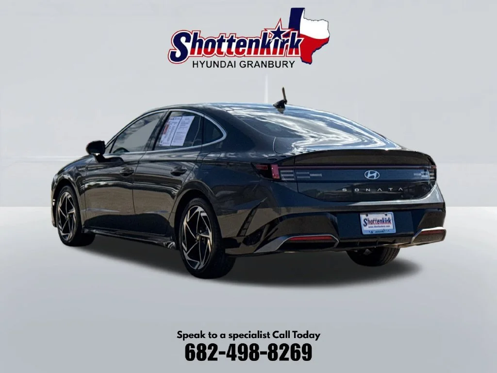 Used 2024 Gray Hyundai SEL image 8