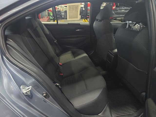 Used 2020  Toyota SE image 11