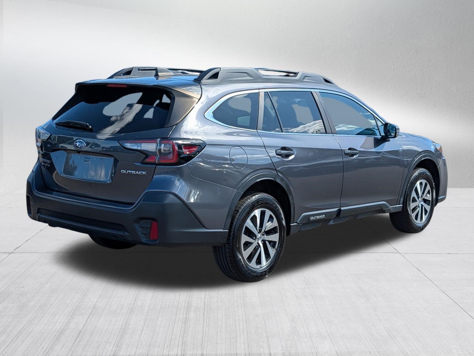 Used 2022 Magnetite Gray Metallic Subaru Premium image 7