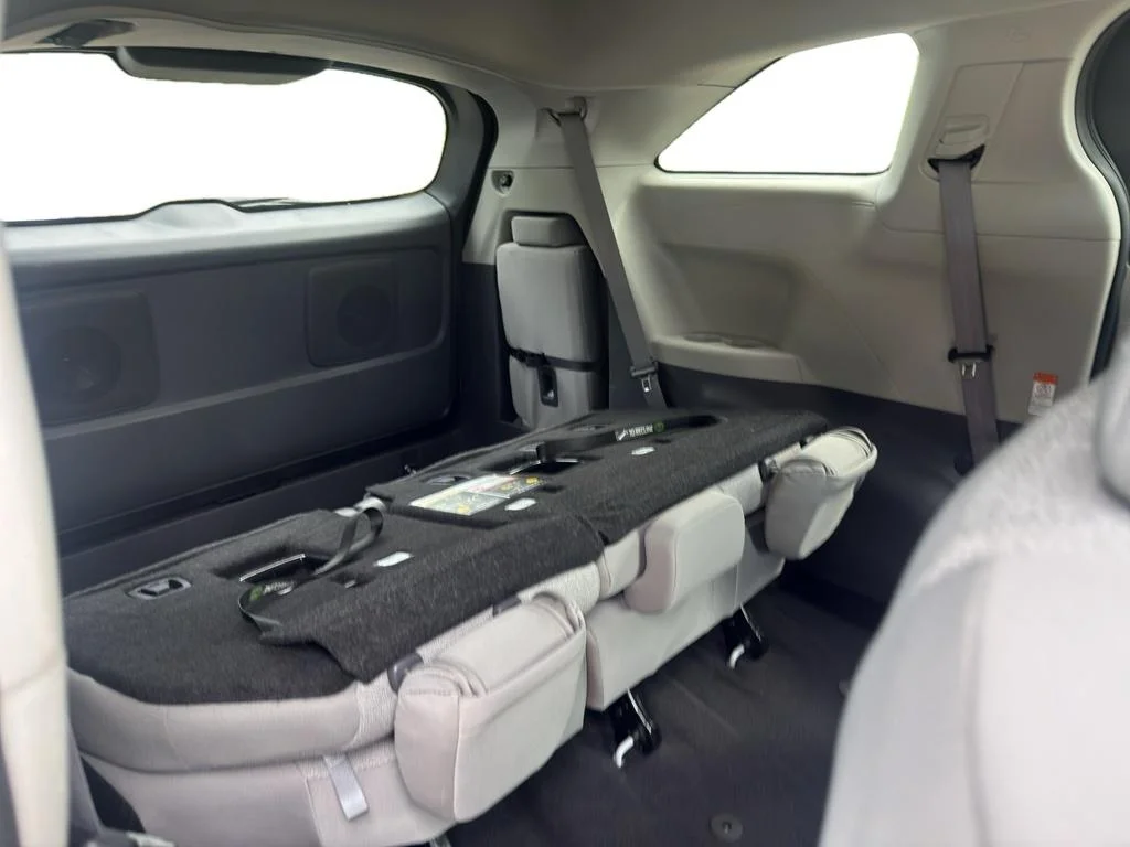 Used 2024 Ice Toyota LE image 7