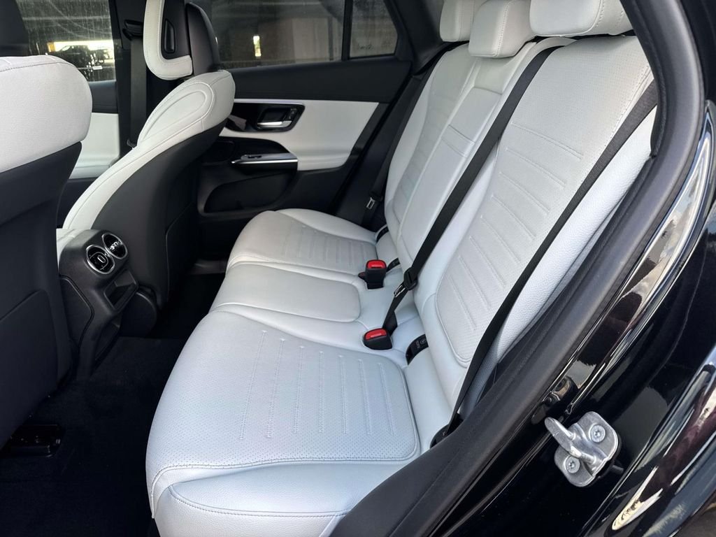New 2026 Obsidian Black Metallic Mercedes-Benz GLC 300 image 6
