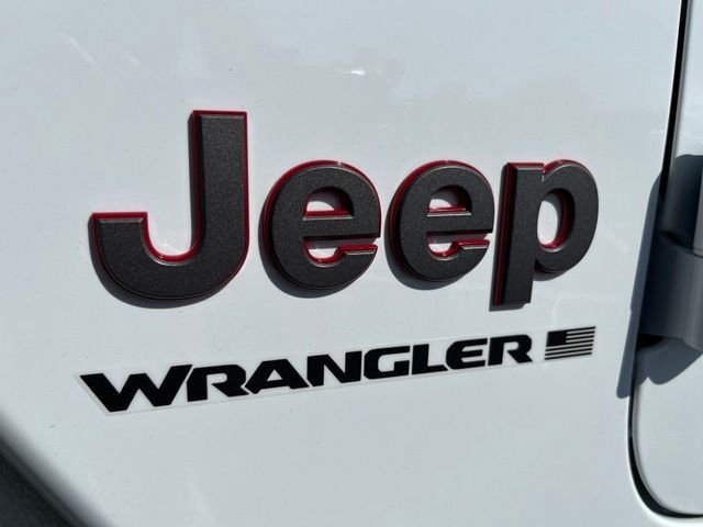 New 2026 Bright White Clear-Coat Exterior Paint Jeep Rubicon image 12