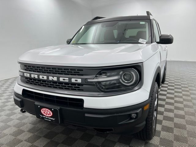 Used 2023 Oxford White Ford Badlands image 2