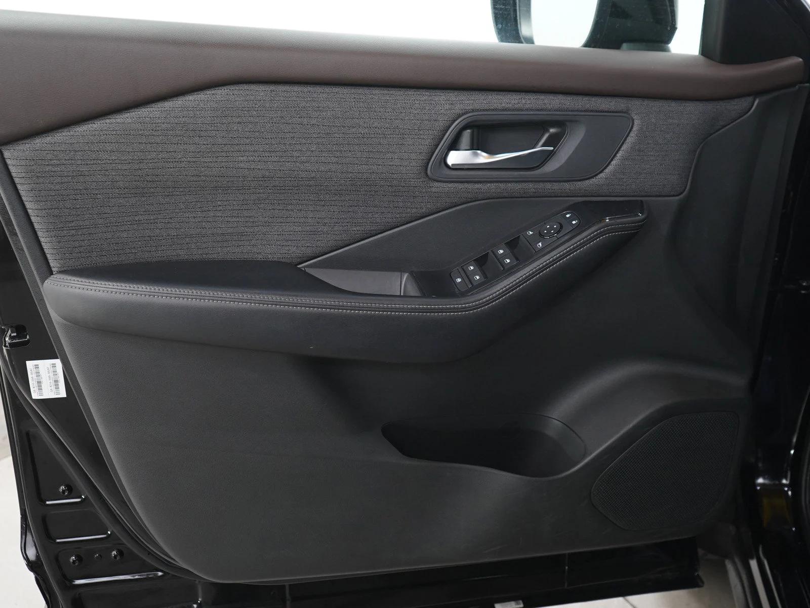 Used 2023 Super Black Nissan SV image 21