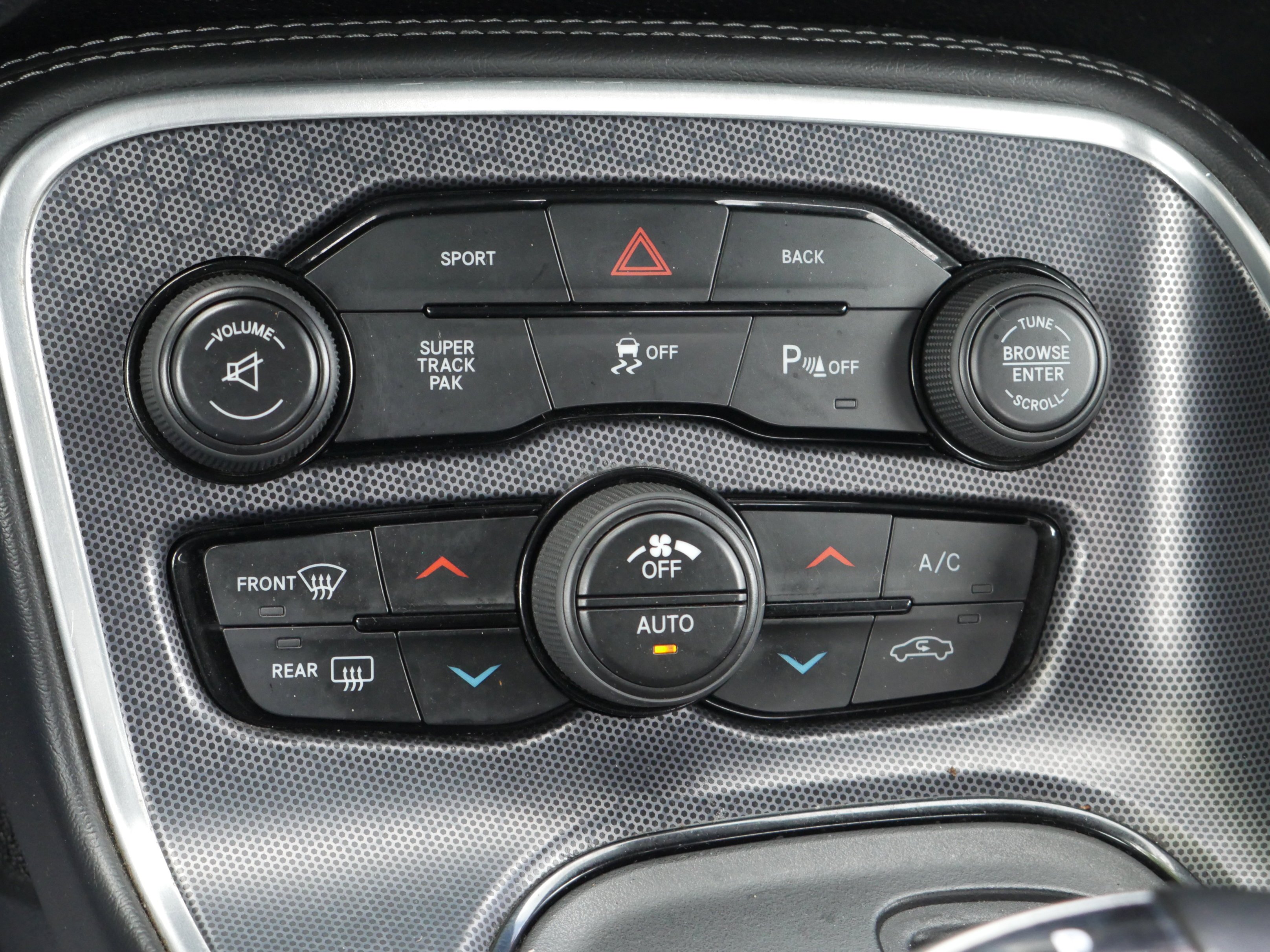 Used 2015 Granite Crystal Clearcoat Metallic Dodge R/T Plus image 16