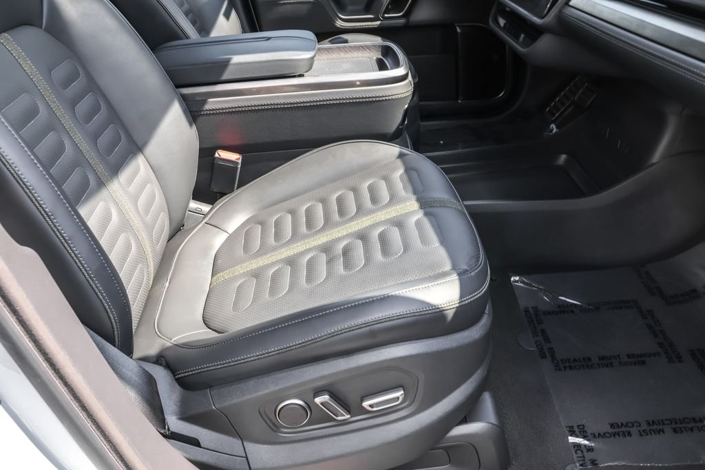 Used 2024  Rivian Adventure Dual Motor Max Pack image 38
