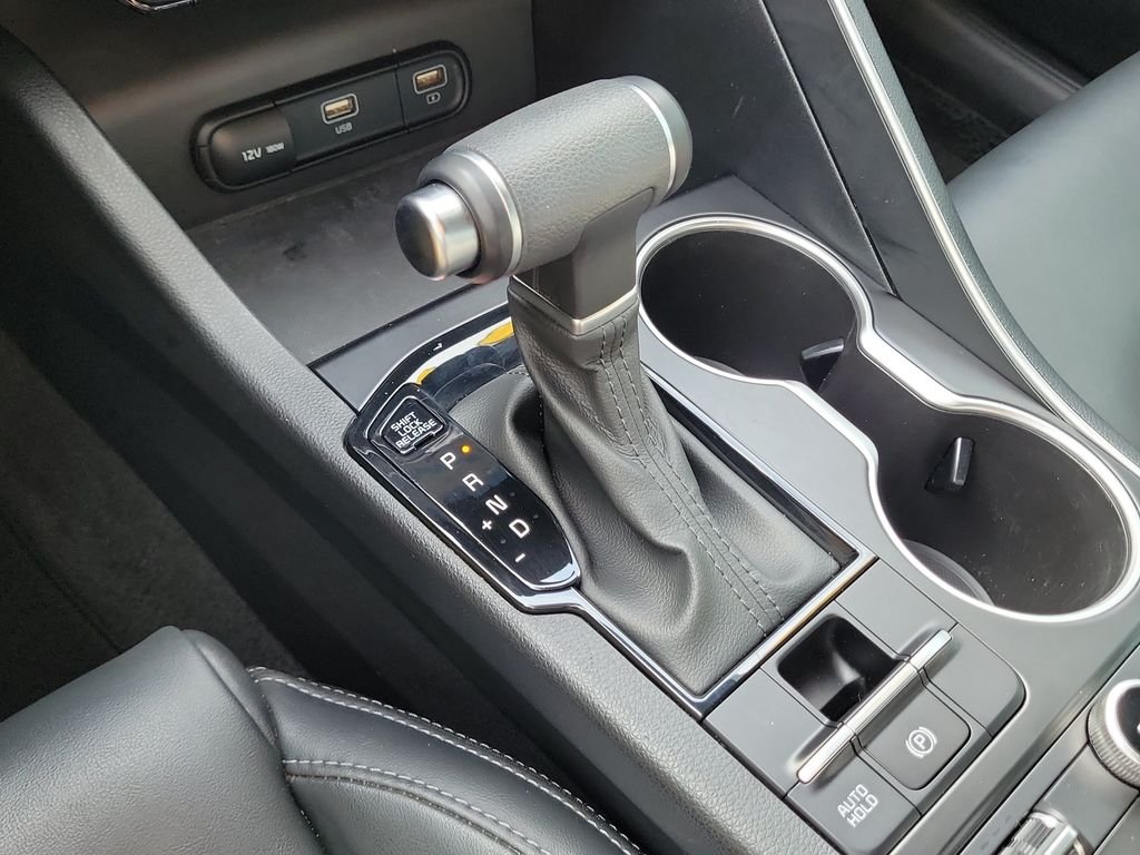 Used 2024 White Kia GT-Line image 34