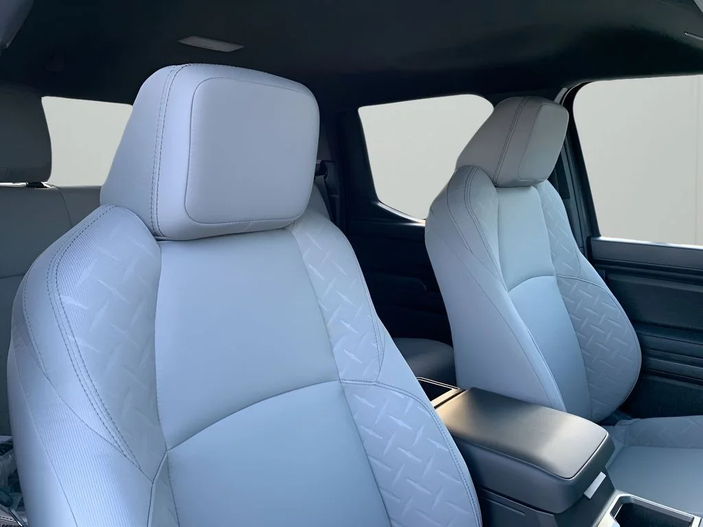 Used 2025  Toyota SR5 image 17