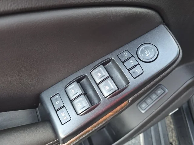 Used 2018 Black GMC Denali image 29