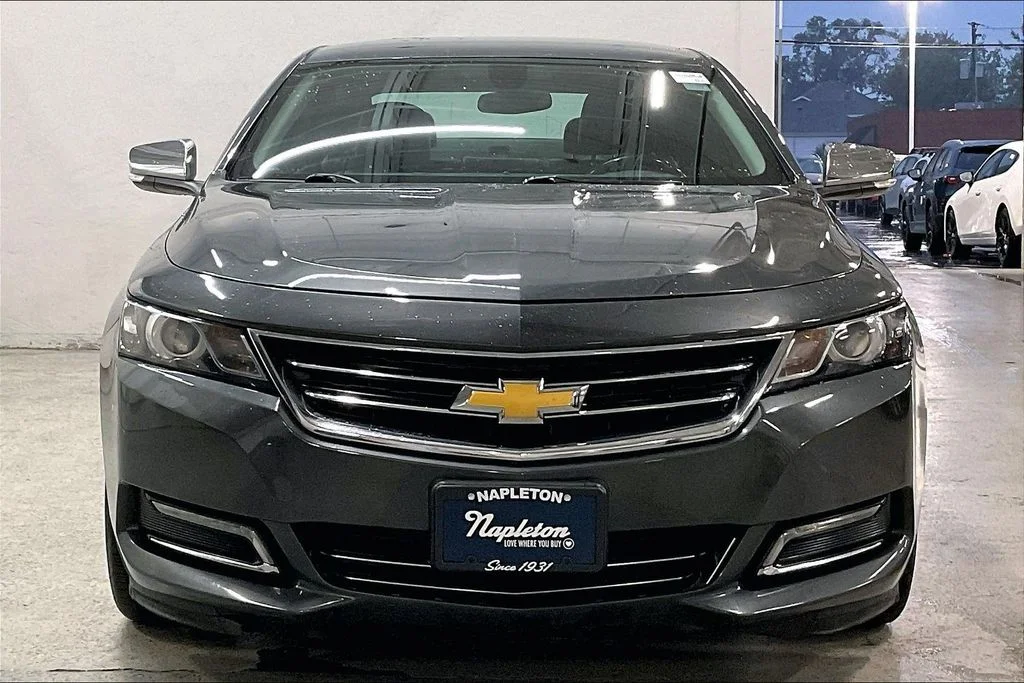 Used 2019 Gray Chevrolet Premier image 2