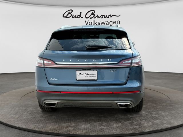 Used 2019 Blue Diamond Metallic Lincoln Reserve image 4