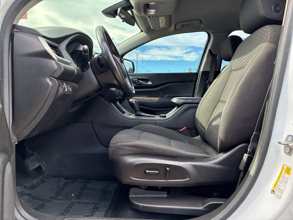 Used 2017 White GMC SLE-2 image 18