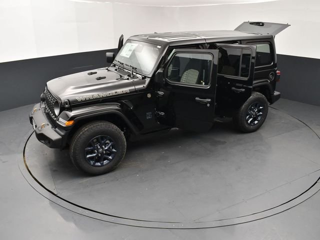 New 2026 Black Clear-Coat Exterior Paint Jeep 85th Anniversary Edition image 27
