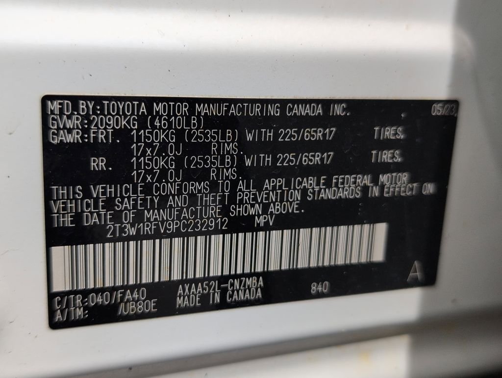 Used 2023 White Toyota XLE image 29
