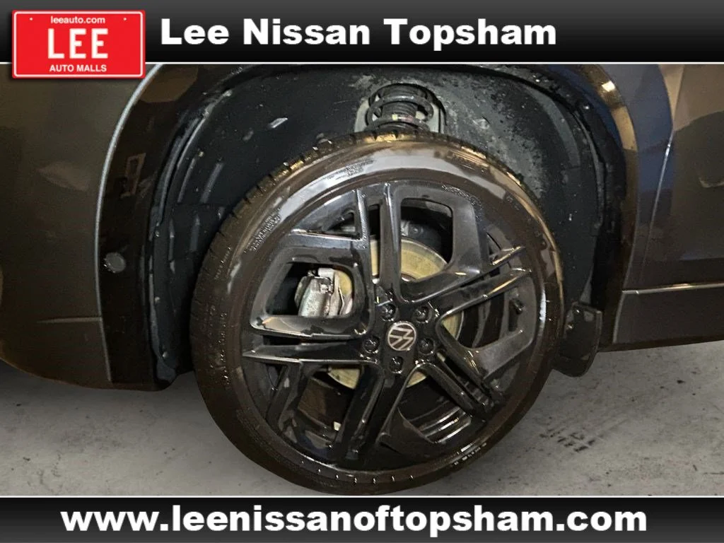 Used 2025 Gray Volkswagen SE R-Line Black image 15