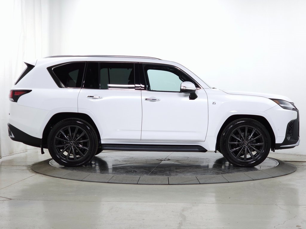 2025 LEXUS LX - Image 10