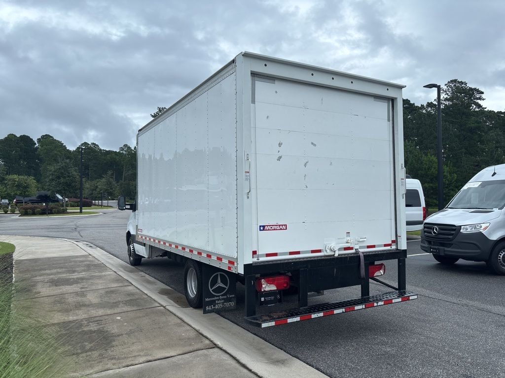 Used 2021  Freightliner w/ 16