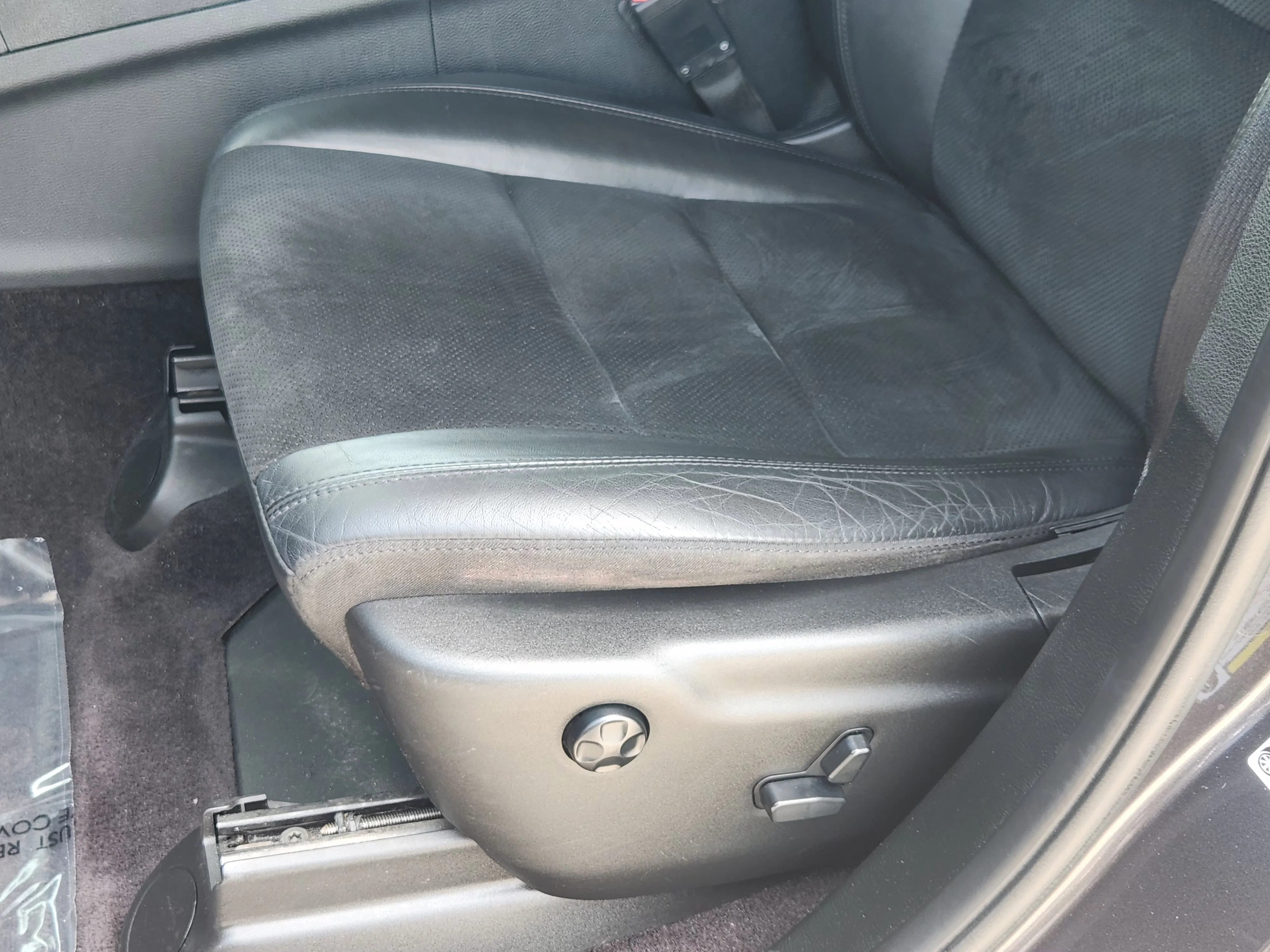 Used 2018 Granite Crystal Metallic Clearcoat Jeep Altitude image 23