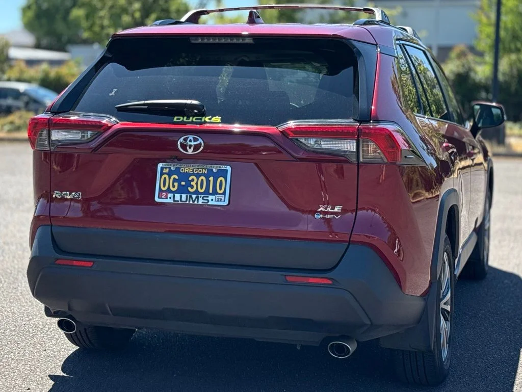 Used 2025 Red Toyota XLE Premium image 5