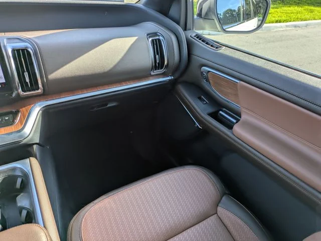 New 2027 Star White Metallic Tri-Coat Ford MAX King Ranch® image 17