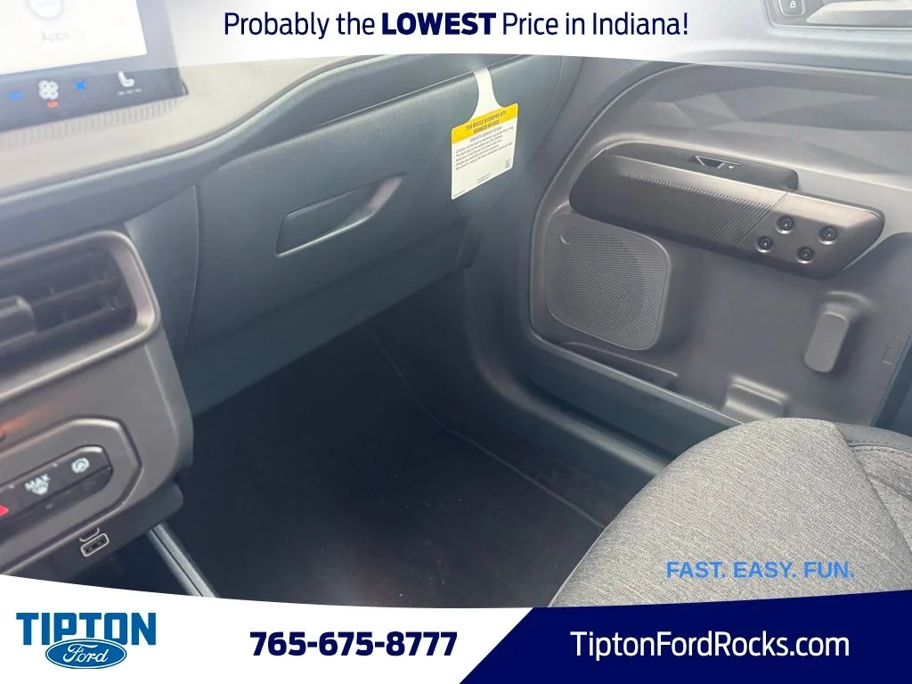 New 2025 Shadow Black Ford XLT image 15