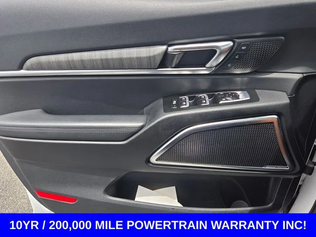 Used 2024 White Pearl Kia SX image 32