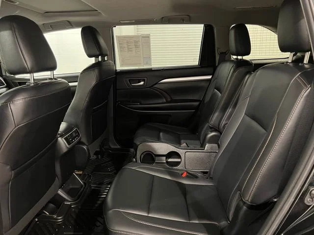 Used 2019 Black Toyota XLE image 19