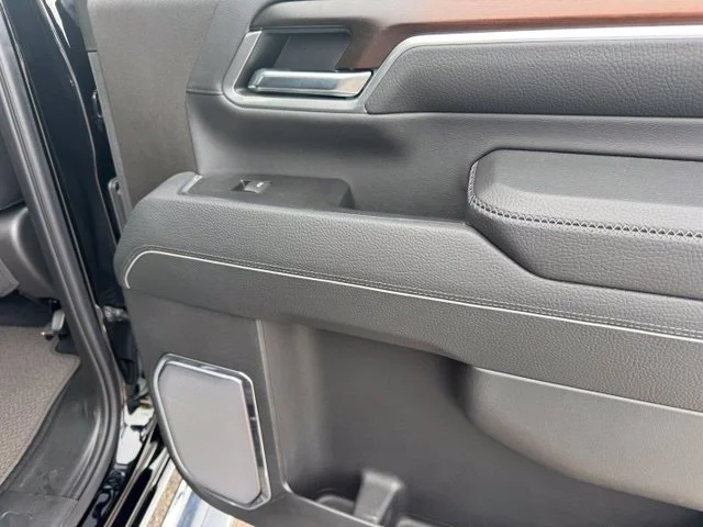 Certified Used 2025 Onyx Black GMC Denali image 25