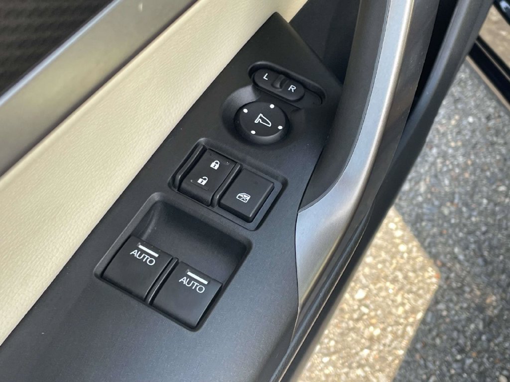 Used 2017 Black Honda EX-L image 11
