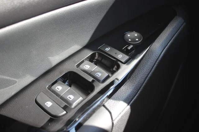 Used 2024 White Kia X-Line image 19