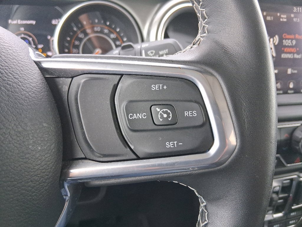 Used 2023  Jeep Sahara image 18