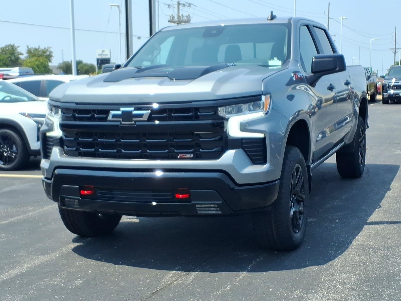 2026 Chevrolet Silverado 1500 LT Trail Boss - Photo 2