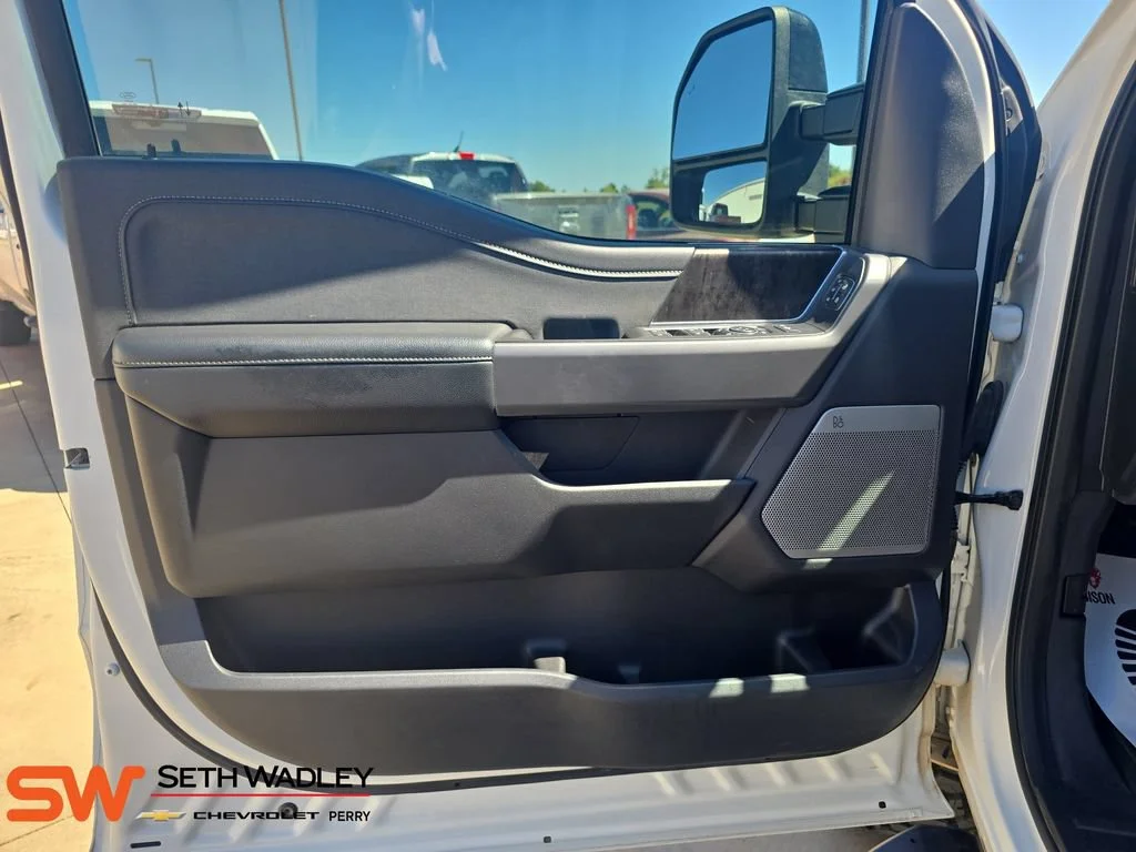 Used 2024 White Ford LARIAT image 27
