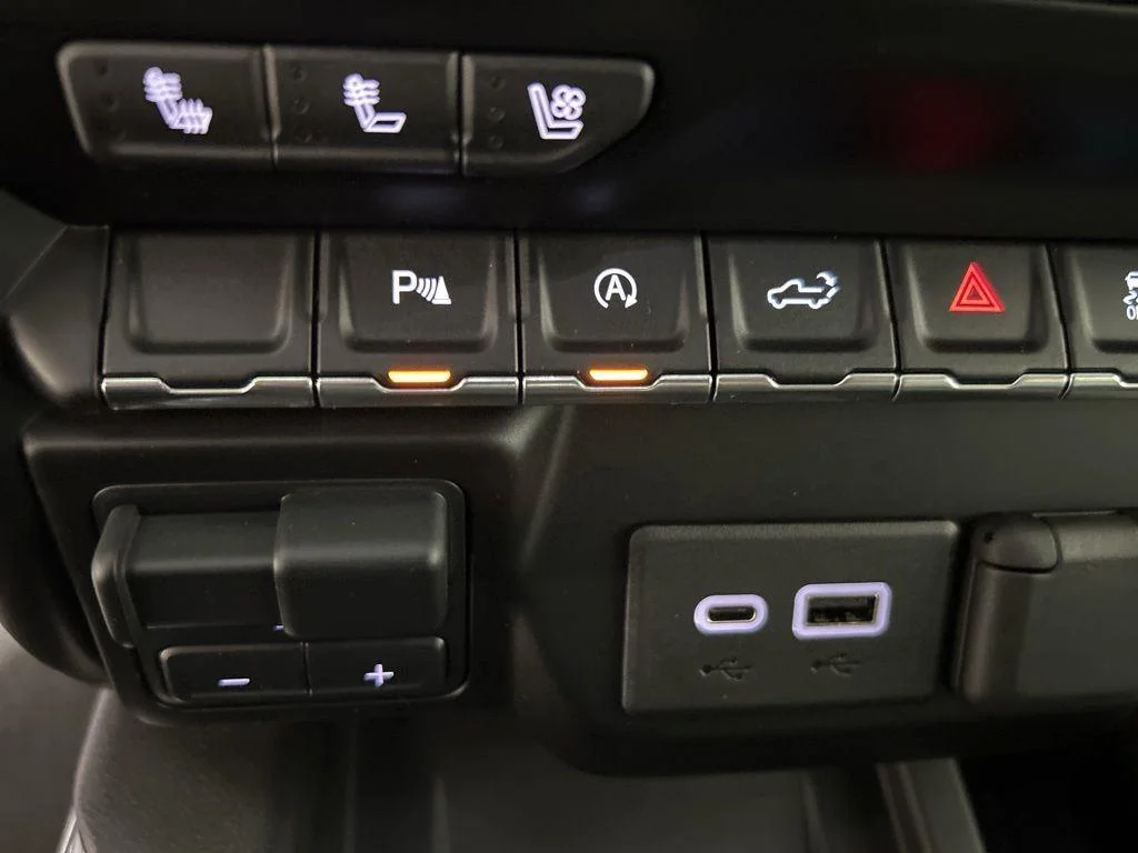 Used 2020 Steel Metallic GMC Denali image 31