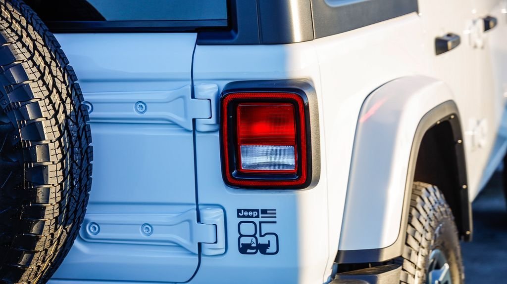 New 2026 Bright White Clearcoat Jeep 85th Anniversary Edition image 10