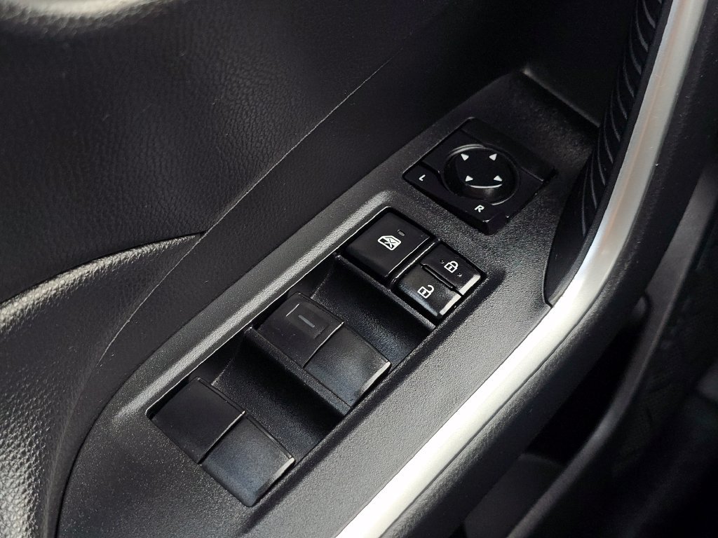 Used 2021  Toyota XLE image 28