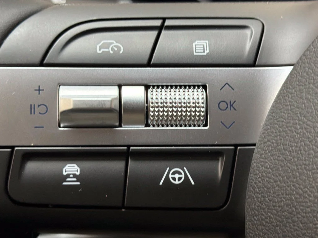New 2026 Phantom Black Hyundai SEL Premium image 22