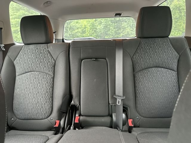 Used 2016 White GMC SLE-1 image 27
