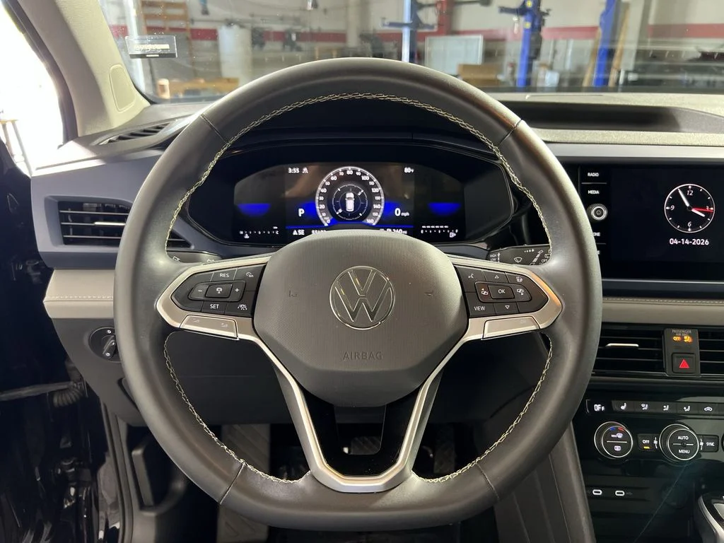 Used 2024 Red Volkswagen 1.5T SE image 10