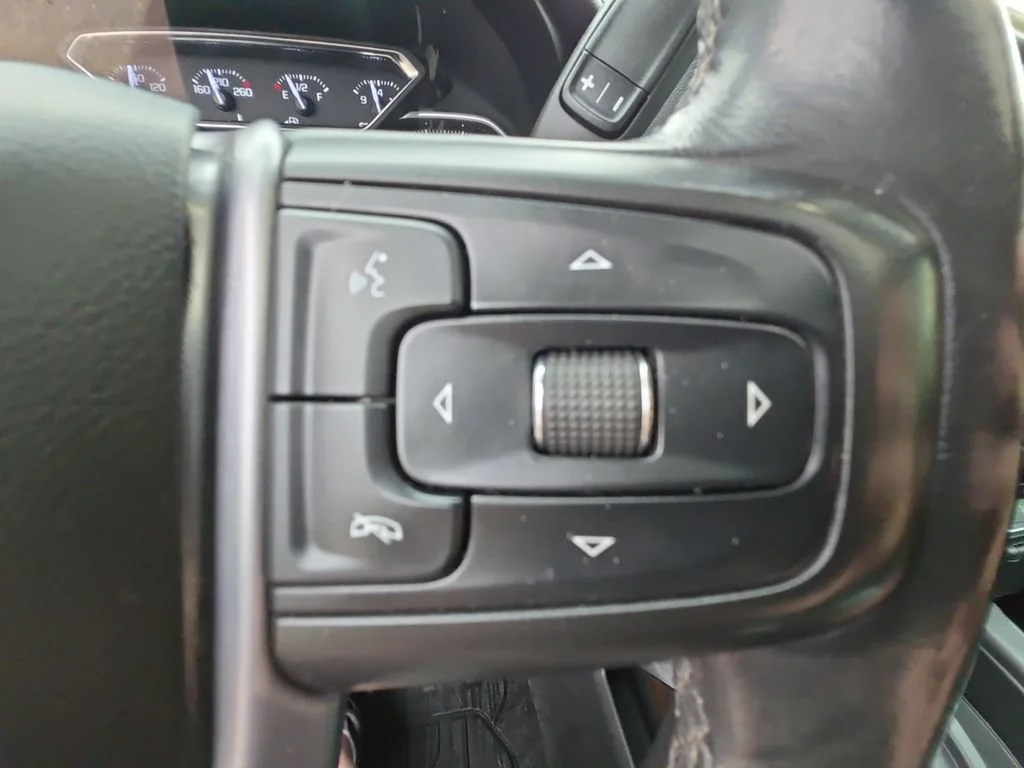 Used 2019 PACIFIC BLUE METALLIC GMC SLT image 19