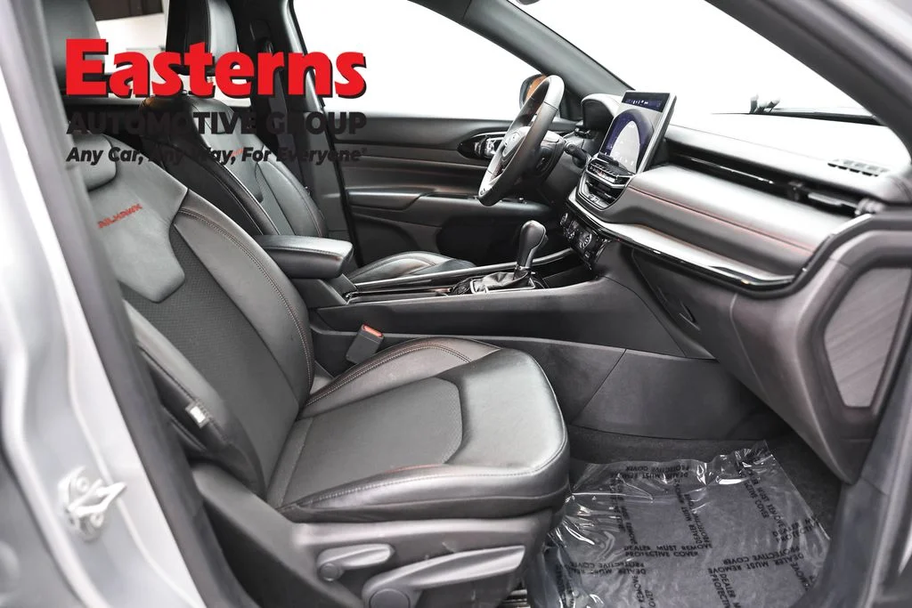 Used 2025 Silver Jeep Trailhawk image 24